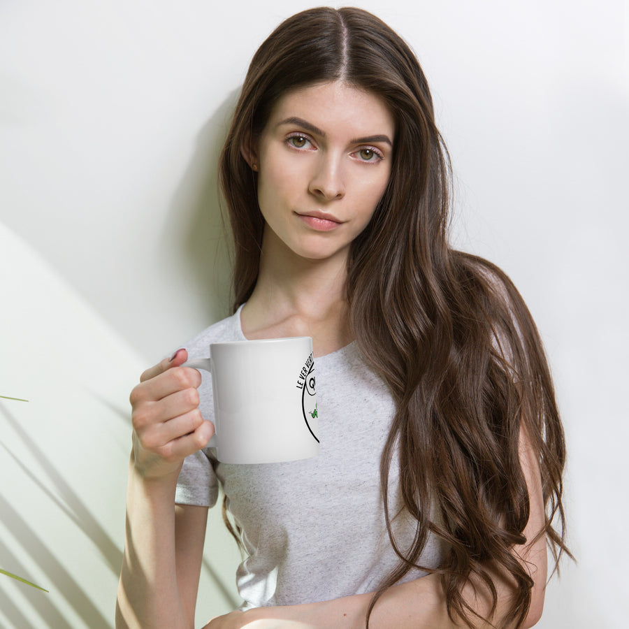 Le Ver Vert Va Vers Le Verre Vert - White Glossy Mug